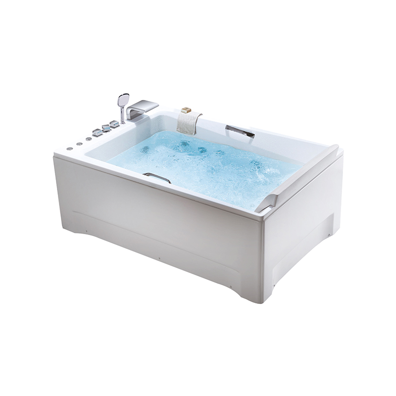 Bathtub Suathaireacht Uisce agus Aeir le Faucet agus Gob Cascáidigh